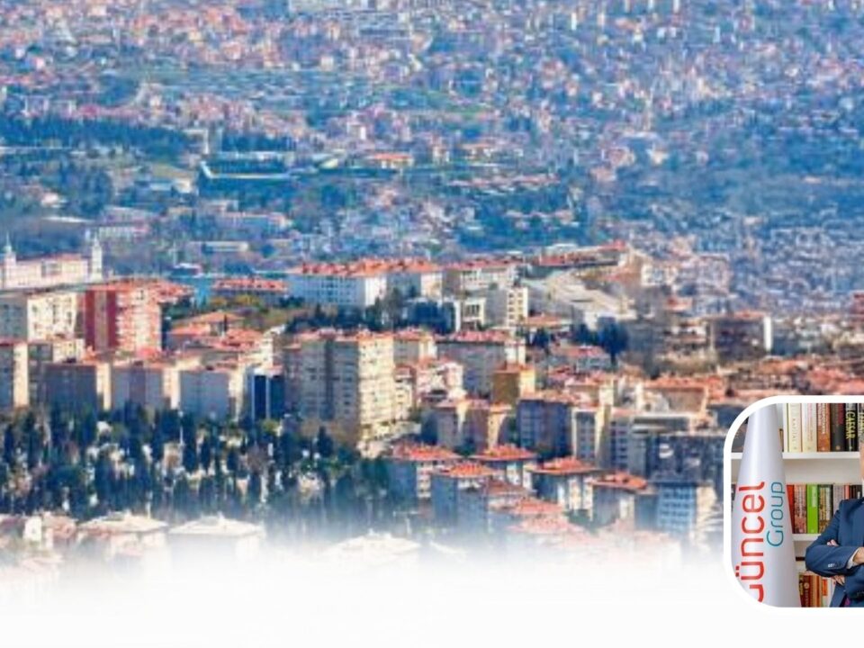 Güncel Grup Yönetim Kurulu Başkanı Yılmaz Sezer ise EKONOMİ’ye yaptığı değerlendirmede, artışın temel nedeninin emlak fi yatlarında son yıllarda yaşanan olağanüstü artış olduğunu söyledi. Emlak vergisindeki artış aslında 4 yılda bir yapılan rutin bir işlemin sonucu, ancak bu sefer belirlenen artış oranları yüksek olduğu için çok fazla dikkat çekti ve tartışıldı.